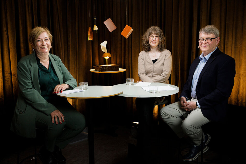Tre personer i en inspelningsstudio | © Foto: Mikael M Johansson