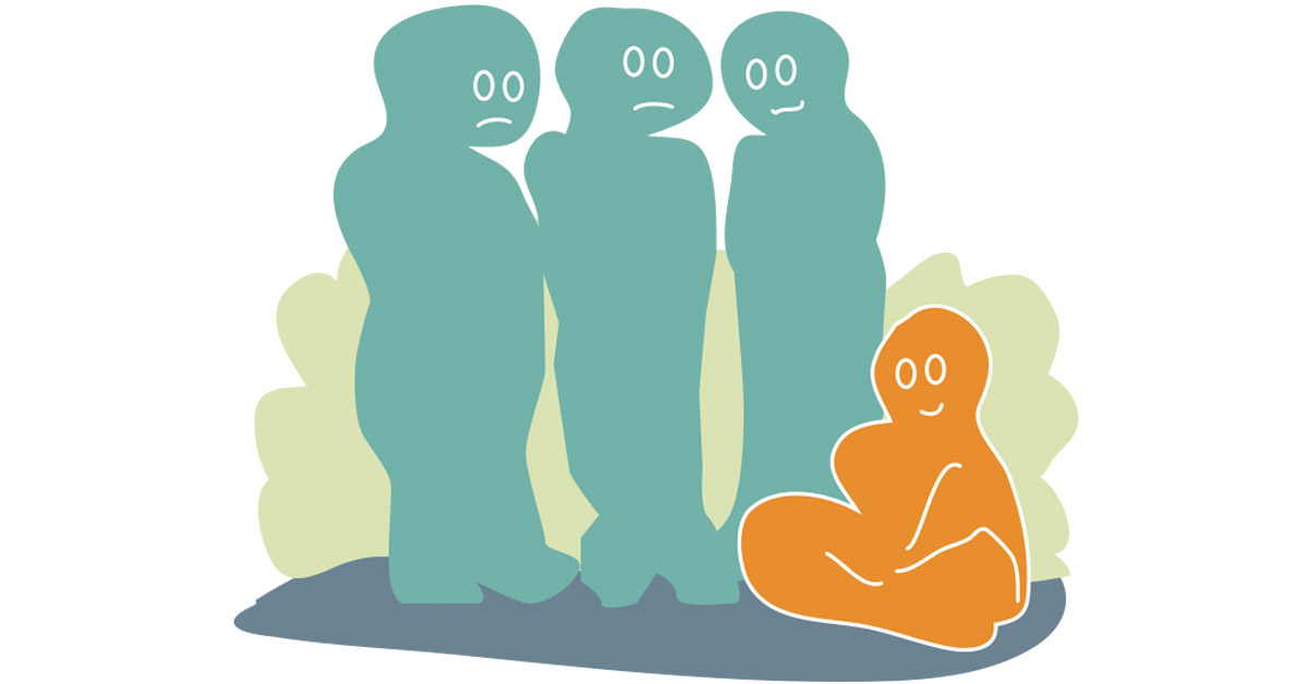 På bilden står tre tecknade gröna personer upp och ser lite osäkra ut. En fjärde orange person sitter i skräddarställning på golvet och ler. | © Illustration: Helena Wikström, Hewidesign